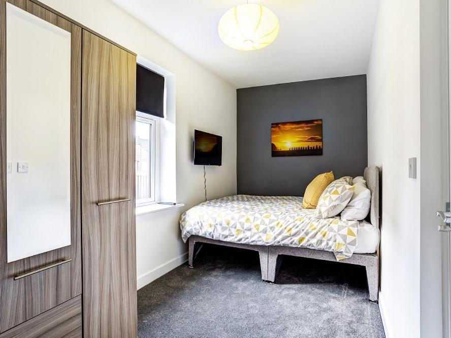 Townhouse Plus @ 166 Edleston Road クルー エクステリア 写真